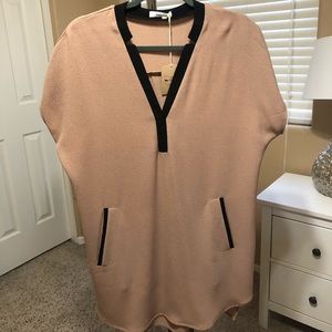 MOD REF Outline V-Neck Tunic NWT - Nude/Blush